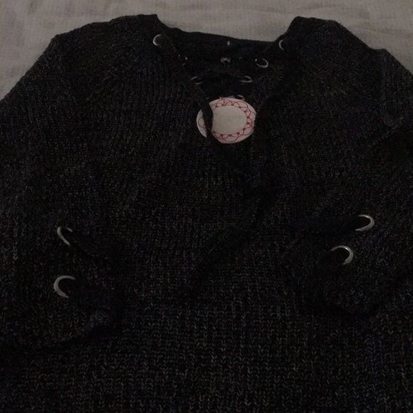 Umgee Sweater new with tags - Picture 3 of 4